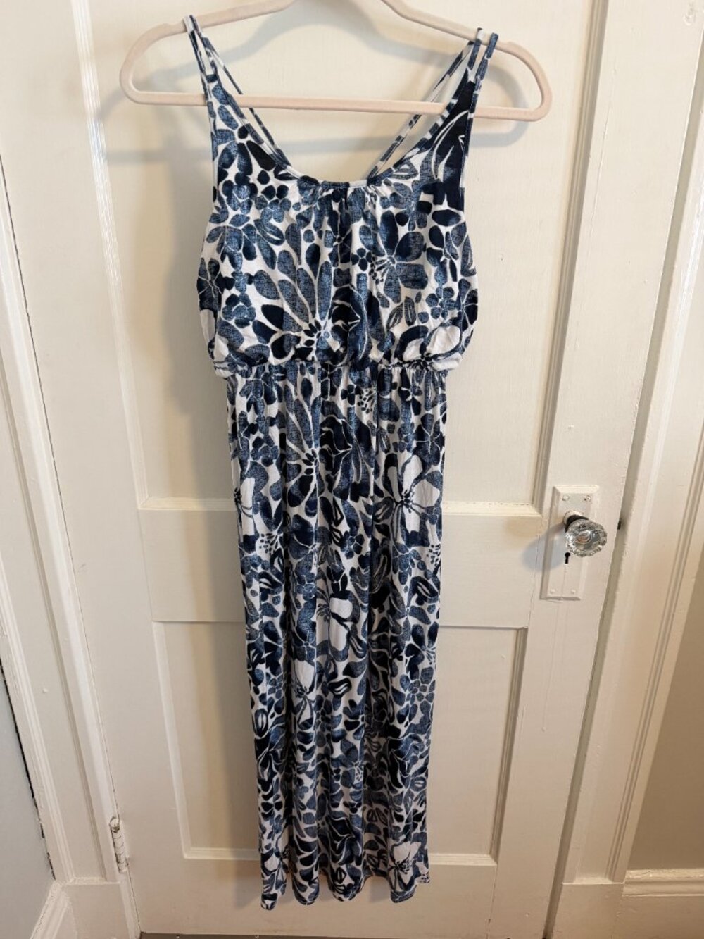 LOFT Outlet Petite Floral Maxi Dress | XSP | Blue & White Strappy Dress